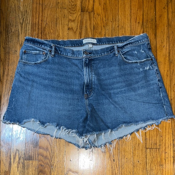 Abercrombie & Fitch High Rise Curve Love Mom Short Denim Shorts Size 36/22 - Picture 3 of 8